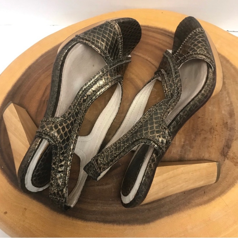 ❤️Frye Gerry Metal Beads
